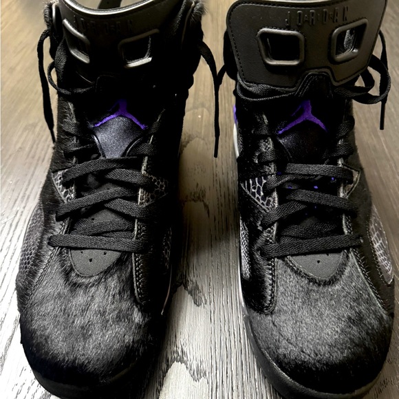Jordan Men\'s Black and Purple Athletic Shoes main image 4